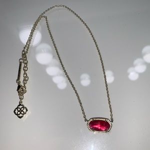 Kendra Scott Elisa Pendant Necklace in Berry